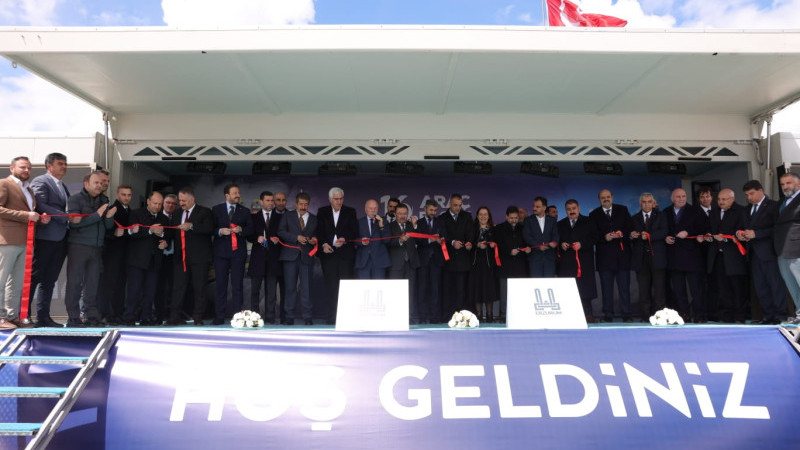 Büyükşehir Belediyesi 120 yeni aracı hizmete soktu