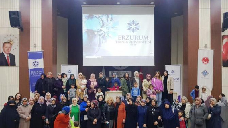 ETÜ’de “Kız Çocuklarını Geride Bırakma” paneli yapıldı