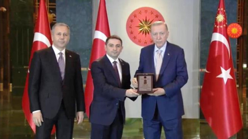 Aziziye Kaymakamı Muhammet Tugay’a ödül