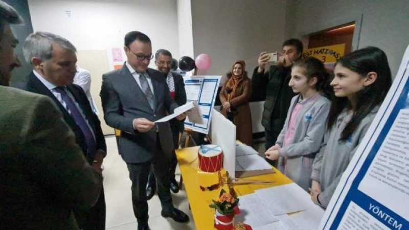 Öğrencilerin 4006-TÜBİTAK projeleri sergilendi