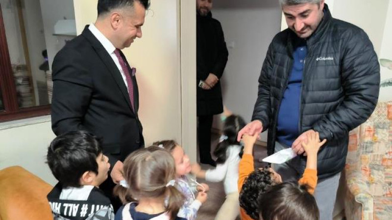 Bakan Yardımcısı Tarıkdaroğlu Çocuk Evleri'ni gezdi