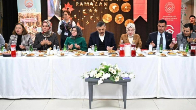 Vali Çiftçi özel gereksinimli bireylerle iftar yaptı
