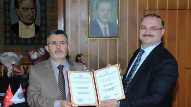 Baydemir’e Özbekistan’da nişan ve fahri profesörlük verildi