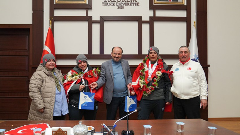 ETÜ’lü Bingül Kardeşler 3 Madalya İle Döndü