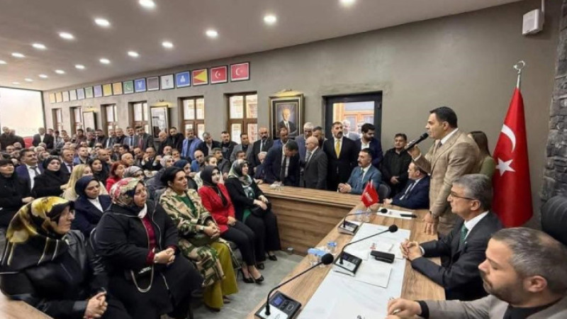 MHP’de bayramlaşma programına yoğun ilgi