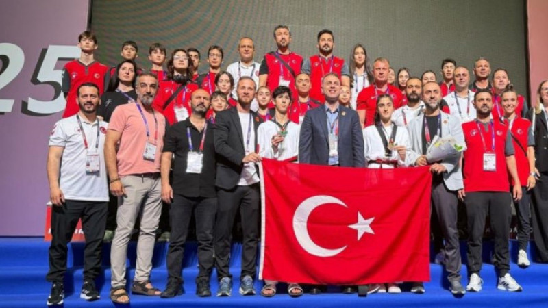 Erzurum'un Yıldız taekwondocuları BAE’de tarih yazdı
