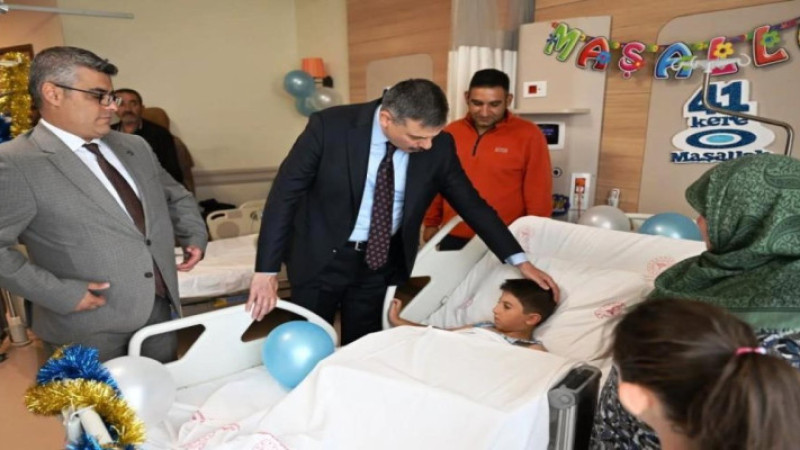 Vali Çiftçi'den sünnet olan çocuklara ziyaret
