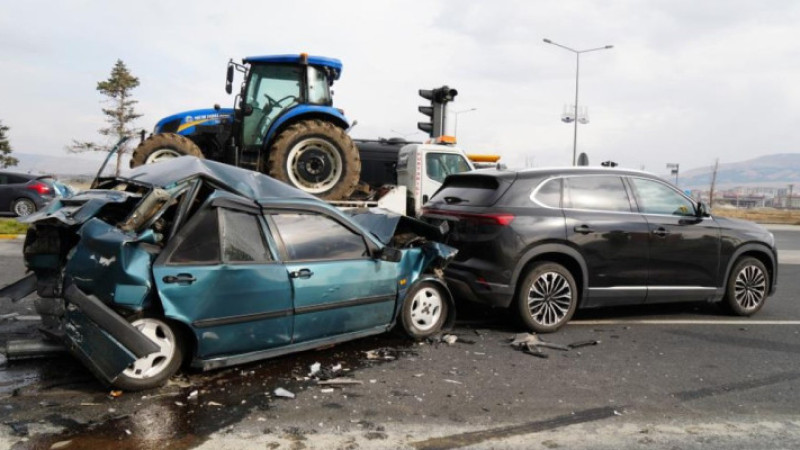 Erzurum'da zincirleme kaza: 2 yaralı