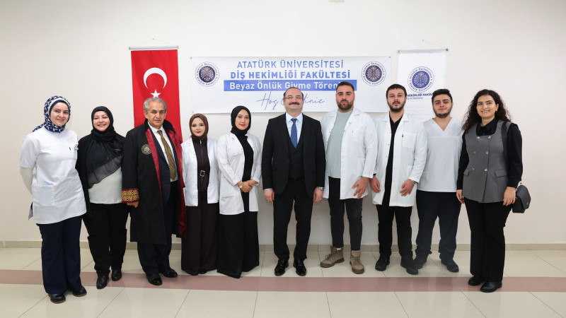 Geleceğin Diş Hekimleri Beyaz Önlüklerini Giydi