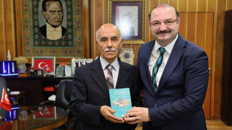 Zeynel'den Rektör Hacımüftüoğlu'na ziyaret 