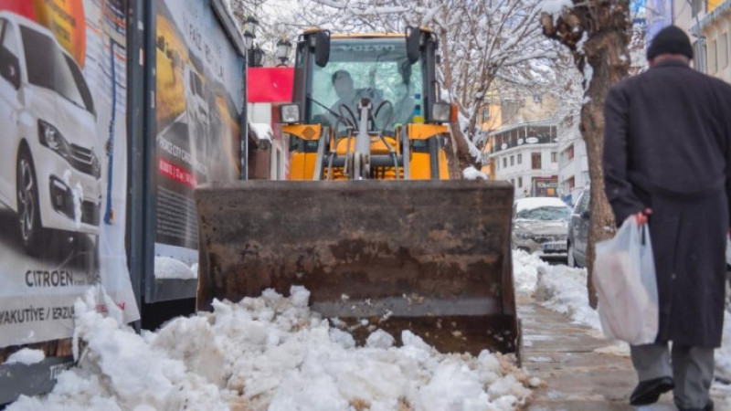 Büyükşehir bin 200 personel ve 400 araçla sahada 