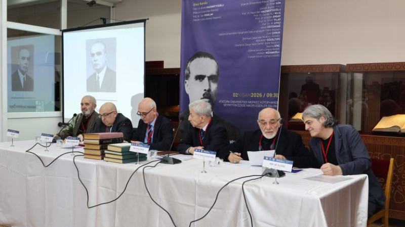 Seyfettin Özege Sempozyumla Anıldı